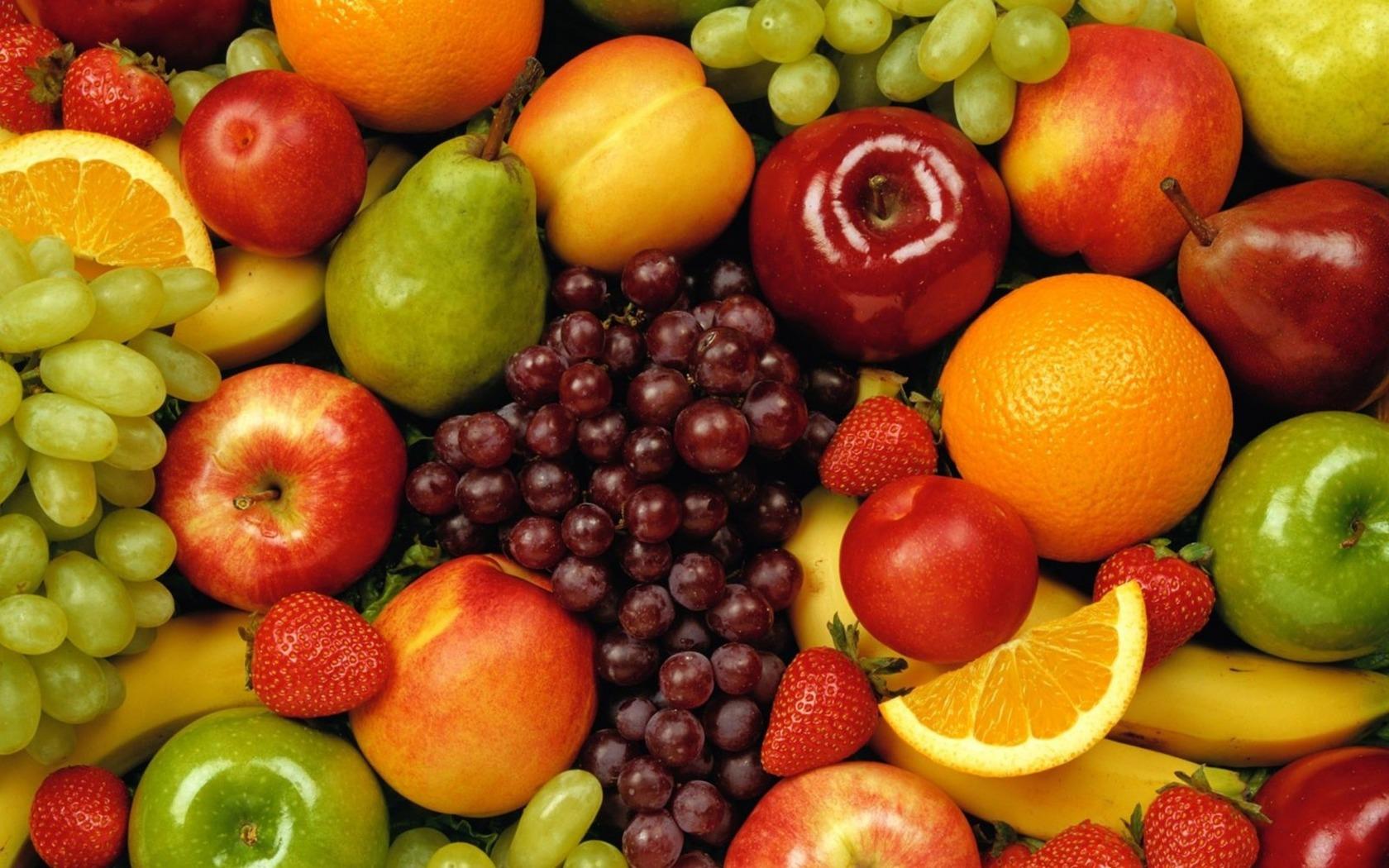 Вкусные ягоды и фрукты 1680x1050