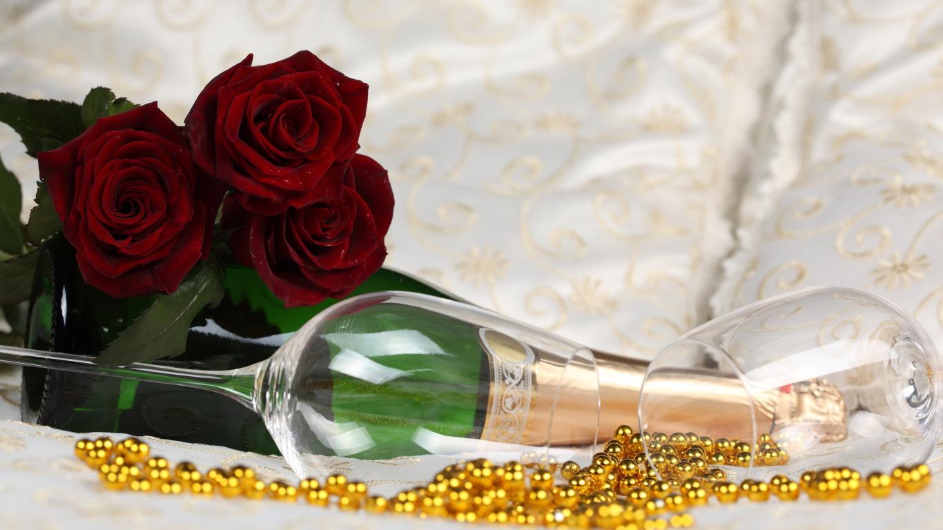 Розы, шампанское, бакалы, бусы 1366x768